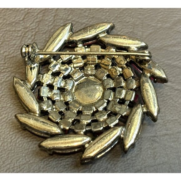 UNSIGNED BEAUTY! Vintage Fuchsia Red & Pink AB Rhinestone Pinwheel Circle Brooch - Picture 6 of 8